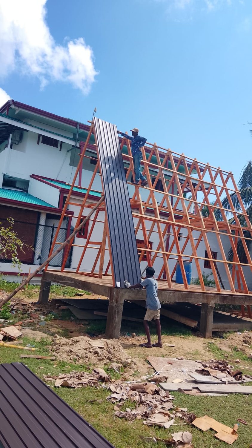 Upper slab reinforcement and services